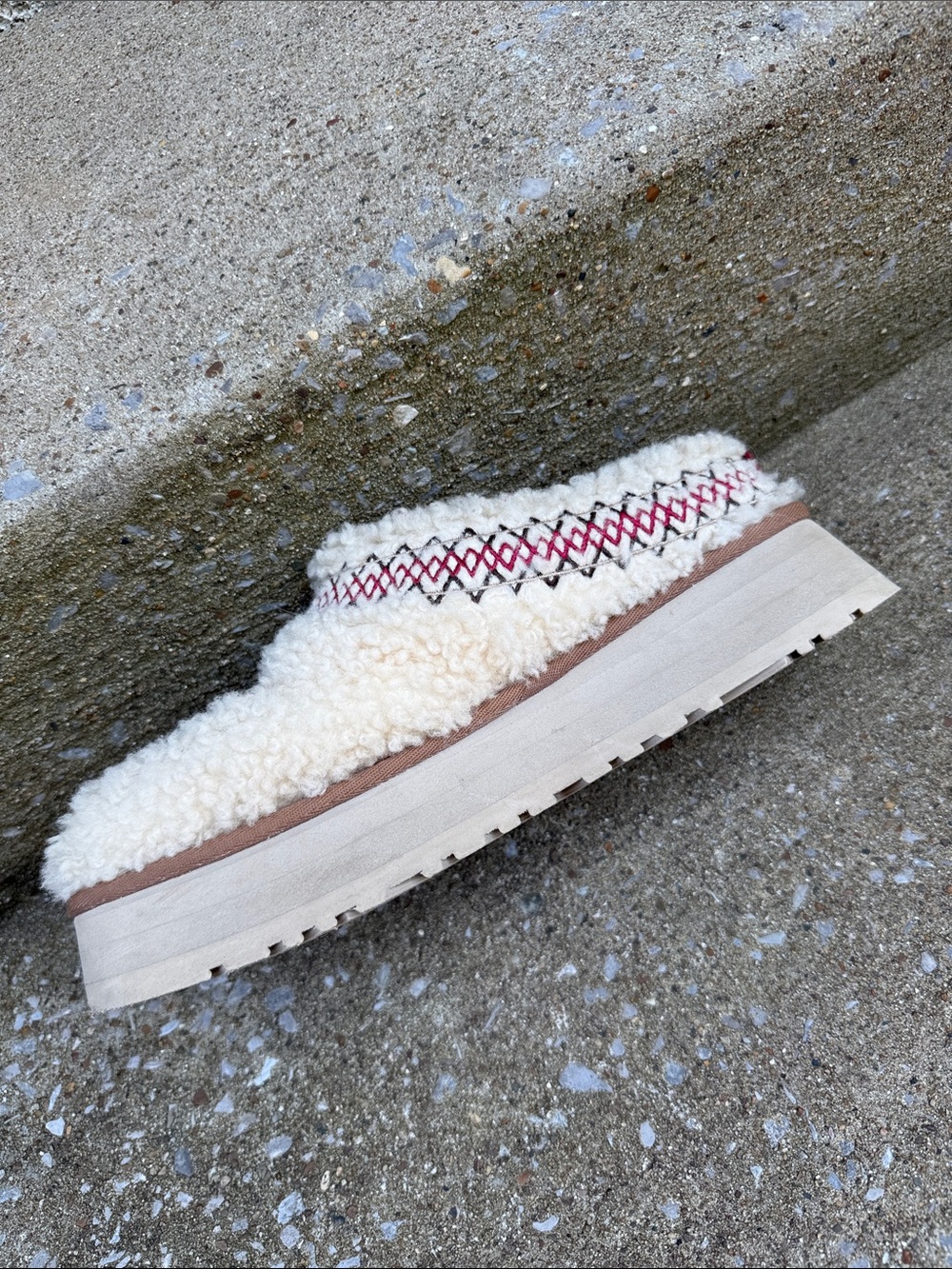 UGG Tazz Heritage Braid Slipper Size 10(41) - Picture 5 of 12